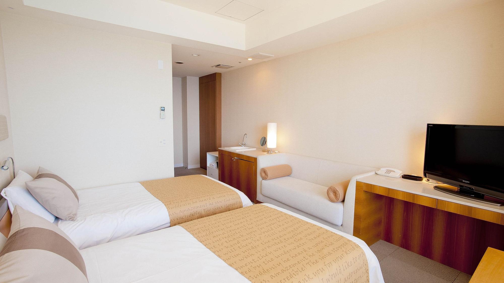 The Beach Tower Okinawa Chatan Exterior photo