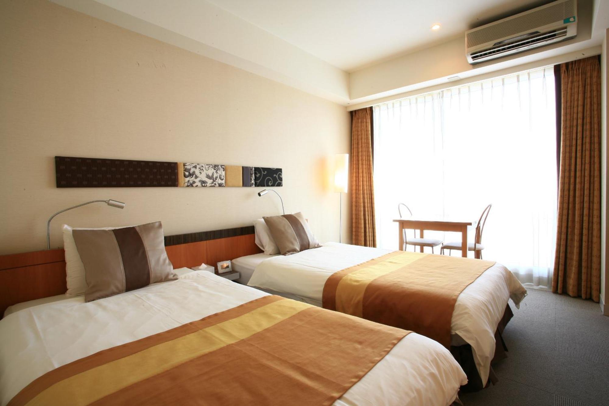 The Beach Tower Okinawa Chatan Exterior photo